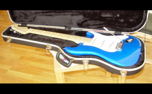 Fender 50th anniversary stratocaster plus case full view