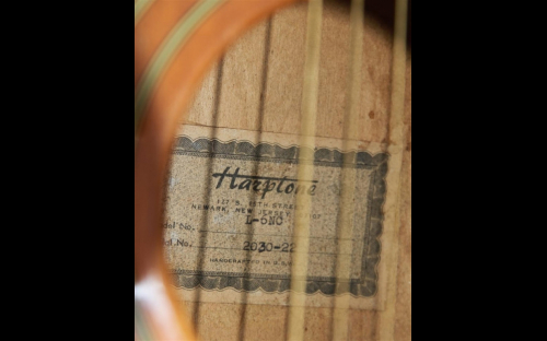 Harptone L-6NC acoustic guitar sound hole label