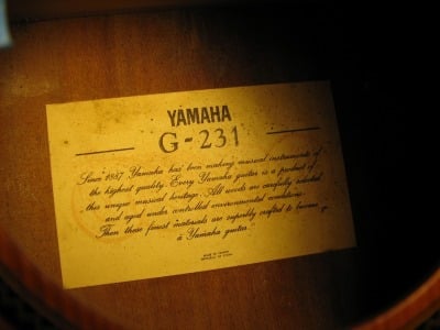 Yamaha G-231 classical guitar, soundhole label
