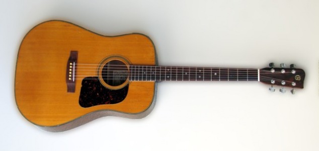 Aria G400 acoustic guitar